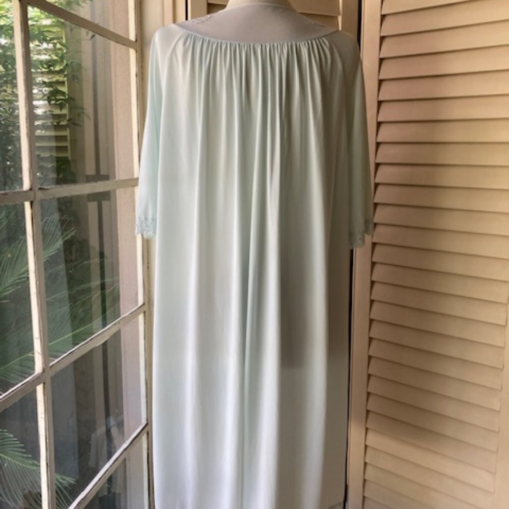 Vintage Shadow Line Powder Blue Nylon Robe - Picture 8 of 13